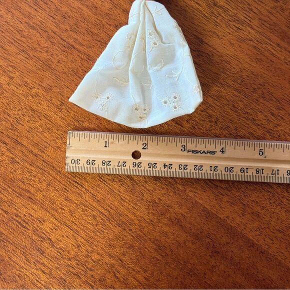 Vintage Eyelet Fabric Cream and Pink Bow Tie Hair Bow - Picture 10 of 10